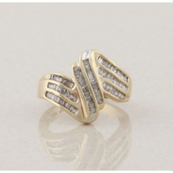10k Yellow Gold .75 Carat Baugette Cluster Diamond Ring Size 7 - Picture 1 of 7